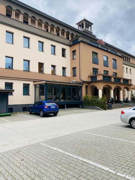 Residence Park Lovely Apartman With Private Parking Kysucke Nove Mesto Екстер'єр фото